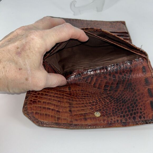 Brahmin Melbourne Wallet Embossed Brown Leather - Picture 9 of 16
